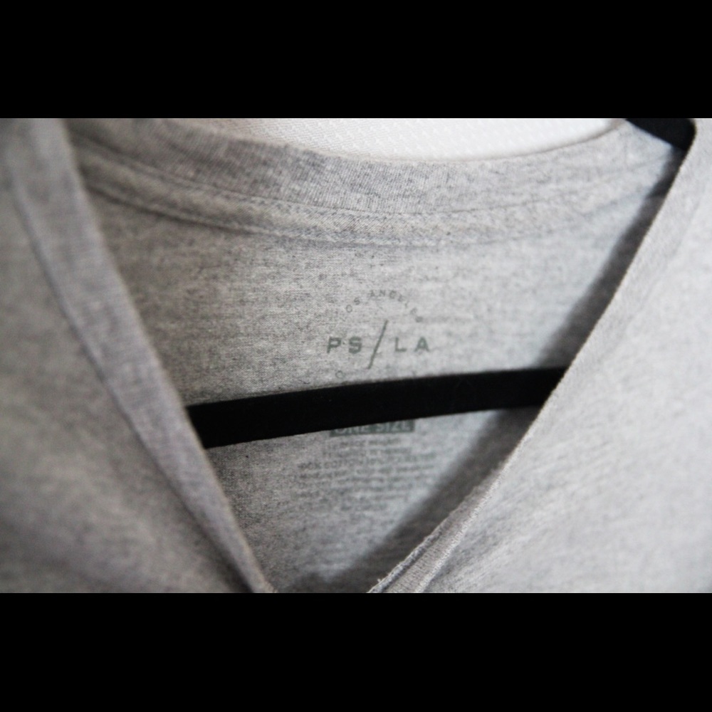 “Weekender” Tee - Picture 2 of 3